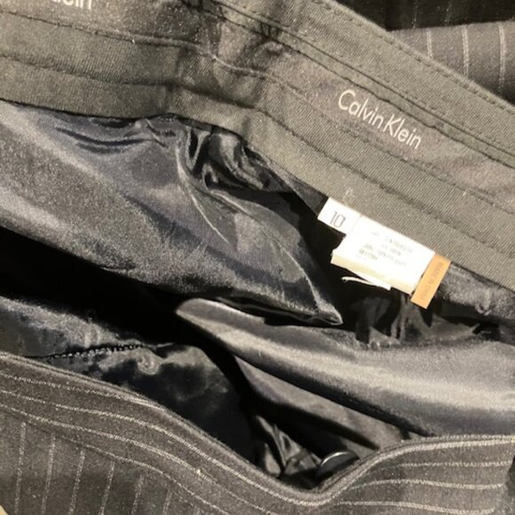 Calvin Klein Pant Suit -Lined - Pin Stripe Navy -size 10 - Picture 2 of 4